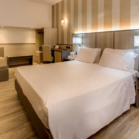 מלון San Donato - Centro 4*