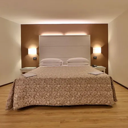 Otel San Donato - Centro 4*