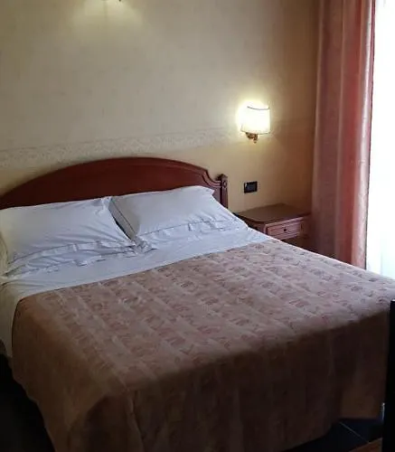San Donato - Centro 4* بولونيا